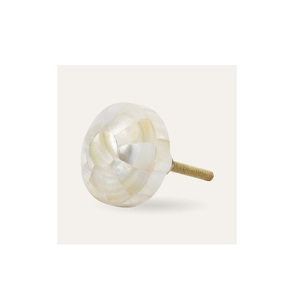 Pomo de Nácar de Diseño Único para Cajones de Cocina, Armarios, Gabinetes y Puertas, Tamaño Personalizado - Product Image 1