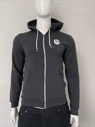 Sudadera con capucha premium para hombre con cremallera completa – Chaqueta de forro polar grueso color gris carbón con logotipo personalizado en el pecho - Product Image 2
