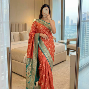 Sari en soie Banarasi royal avec élégance Meenakari - Product Image 1