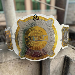 Cinturón de Campeonato Personalizado W-W-E para Equipos Femeninos, 2 mm, Latón, Talla Adulto - Placas Metálicas Chapadas en Oro y Correa de Cuero - Product Image 1