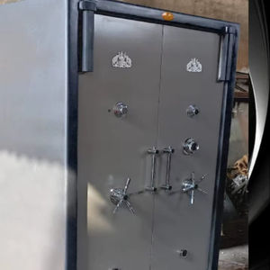 Armario de Almacenamiento Industrial Resistente de Acero Personalizado, para Almacén y Taller - Product Image 1