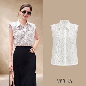 Blusa sin mangas de encaje floral para mujer con hombreras, cuello clásico y botones frontales, 100% poliéster GINNY - Product Image 1