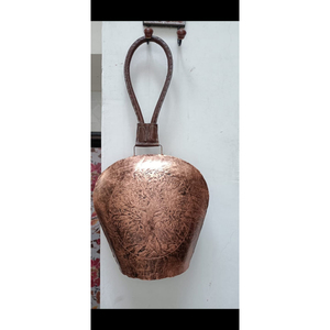 Cloche de Noël rustique en métal gravée Arbre de Vie avec sangle en cuir, style vintage, pour la maison et le jardin, vente en gros - Product Image 1