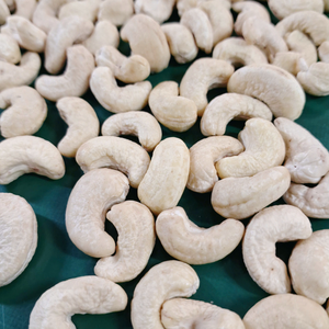 ผลิตในเวียดนาม เมล็ดแคชู นอยส์ เดอ คาจู แบบขายส่ง เมล็ดแคชู ซานติโก้ บริการ 24/24 - Product Image 1