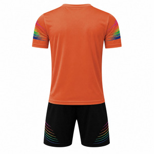 Uniforme de football 100 % polyester fabriqué au Pakistan, nouvelle arrivée, uniforme de football de haute qualité, en vente en ligne à prix réduit - Product Image 2
