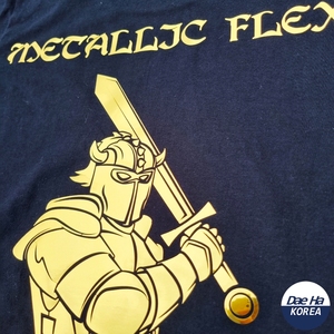 Vinyle thermocollant métallique flexible coréen, le plus vendu, effet miroir brillant pour T-shirts et vêtements - Product Image 5