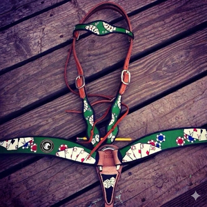 Cabezada de cuero estilo western con riendas, para caballo, para senderismo, ocio y barriles, con arnés de pecho y diseño de una oreja. - Product Image 1