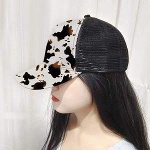 Gorra de Béisbol Unisex con Estampado de Vaca, Ajustable, de Malla Transpirable, Estilo Urbano para Adultos, Ropa Casual de Primavera/Verano - Product Image 3