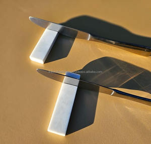 Couverts en marbre blanc fabriqués à la main pour la décoration de table de mariage et l'affichage de design d'intérieur de salle à manger de luxe - Product Image 2