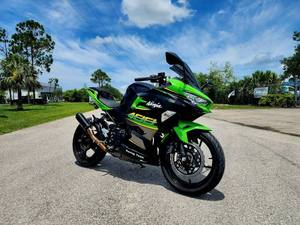 <span class=keywords><strong>Kawasaki</strong></span> <span class=keywords><strong>Ninja</strong></span> ABS <span class=keywords><strong>2019</strong></span> NEUVE de HAUTE QUALITÉ, prête à être expédiée dans le monde entier. - Product Image 1