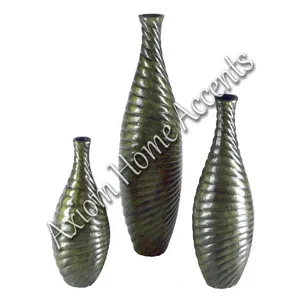 Jarrón de Piso Moderno y Elegante Axiom Home Accents, Pieza Decorativa de Cerámica y Aluminio Plateado Martillado para Hogar u Oficina - Product Image 2