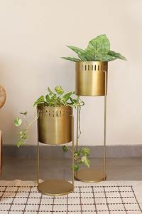 Macetero minimalista de hierro con soporte, acabado dorado, macetero alto para interiores, macetero de hierro para exportación mundial desde India. - Product Image 6