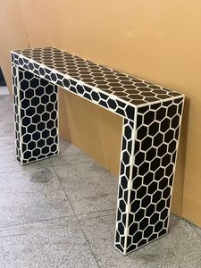 Mesa Consola Moderna con Incrustaciones de Hueso, Mueble Decorativo con Patrón Geométrico para la Entrada, Pasillo o Sala de Estar de un Hogar Contemporáneo - Product Image 5