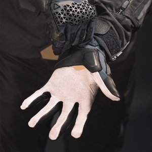 Gants de moto en cuir unisexe tout temps Logos personnalisés robustes et options de marque protecteurs et élégants pour les cyclistes - Product Image 4