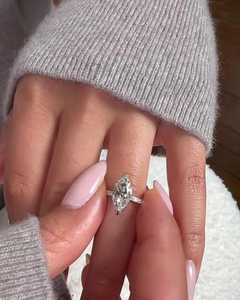 Bague de fiançailles solitaire en or massif 14 carats avec diamant de laboratoire taille marquise et ronde de 2 carats, sertie à griffes, bijou raffiné pour anniversaire - Product Image 5