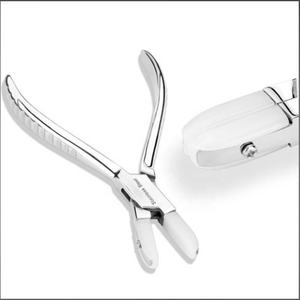 Pince à anneaux de nez en acier inoxydable avec mâchoires en plastique nylon rigide pour plier les bijoux de nez en queue de poisson, outil professionnel de perçage - Product Image 1