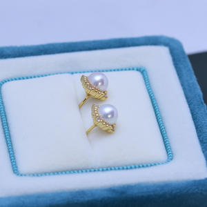 Zhuji Danshui S925 <b>Silver</b> Live Cross-border Wholesale Double Pearl White Strong Light Butterfly Earnail Fashion <b>Stud</b> Earrings - Product Image 2