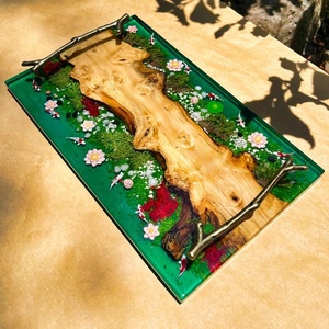 Plateau à fromages et charcuterie en bois et résine, personnalisé, écologique, modelé à la main, motif Poisson Koi de la rivière verte, plateau bassin à Koi - Product Image 4
