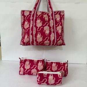 ชุดกระเป๋าโท้ทลายสัตว์ป่าสีชมพู กระเป๋าถือผ้าฝ้ายแบบควิลท์พร้อมกระเป๋าใส่เครื่องสำอาง กระเป๋าจัดระเบียบสำหรับเดินทางสำหรับผู้หญิง - Product Image 3