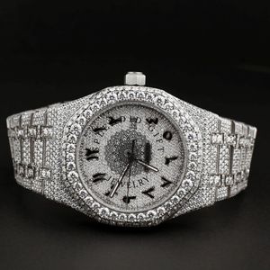 กล่องใส่นาฬิกาหรูหราประดับเพชร Badgirl Jewelry ขนาด 28 มม. ระบบอนาล็อก ETA พร้อมกระจกแซฟไฟร์ สายเงินประดับโมอิสซาไนต์แบบซ่อน - Product Image 3