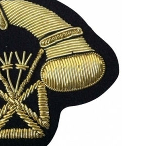 Écusson brodé artisanal haut de gamme en feutre noir, style blazer américain, en toile, personnalisable, pour la mode - Product Image 5