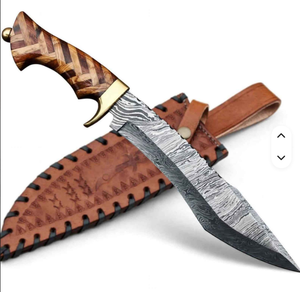 Cuchillo utilitario para exteriores hecho a mano con acero de Damasco, mango de madera de espiga y guardacuchillo de latón - Product Image 1