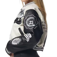 Produsen OEM Jaket Varsity Bomber Crop Wanita dengan Bordir Chenille, Cetakan Kulit, dan Logo Kustom untuk Streetwear.