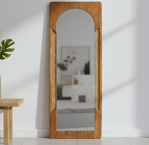 Espejo de cuerpo entero de madera verde salvia vintage con tallados ornamentales increíblemente intrincados. Disponible a precio de mayorista. - Product Image 2