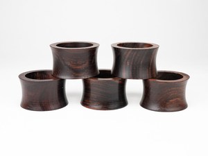 Nouveauté : Anneaux de serviette en bois d'acacia, design moderne, écologiques, durables, décorations pour mariage et fêtes, porte-serviettes, directement de l'usine - Product Image 1