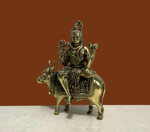 รูปปั้นพระศิวะนั่งบนวัวนันดี งานหล่อขึ้นรูปด้วยมือแบบดั้งเดิมจากทองเหลือง สำหรับตกแต่งบ้านและวัดในช่วงเทศกาลดีวาลี - Product Image 3