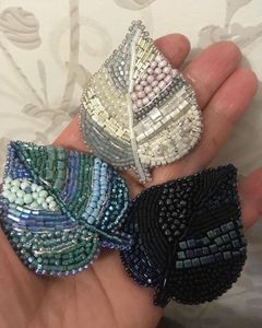 Broche Bordado a Mano con Cuentas, Diseño Personalizado, con Detalles Intrincados, para Marcas de Ropa y Tiendas de Regalos - Product Image 1