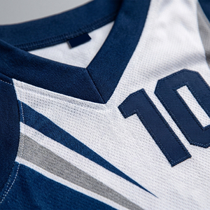 Conjunto de Uniforme de Baloncesto Sublimado Personalizado, Blanco y Azul Marino, Cuello en V, Sin Mangas, Absorbente de Humedad, con Número - Product Image 5