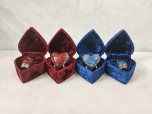 Red Fire Brass Engraved Heart <b>Keepsake</b> Pet Cremation Urn with Stand European Style Eco-Friendly Ashes <b>Memorial</b> - Product Image 5