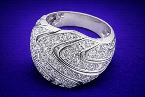 Bague de cocktail en diamant, bague en moissanite ronde, bague de mariage et de fiançailles pour homme en argent sterling 925, large alliance de fête - Product Image 3