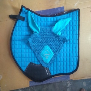 Ensemble de tapis de selle respirant et de bonnet anti-mouches matelassé pour chevaux, équipement équestre personnalisable en couleur, taille et logo brodé pour l'équitation à Kanpur - Product Image 6
