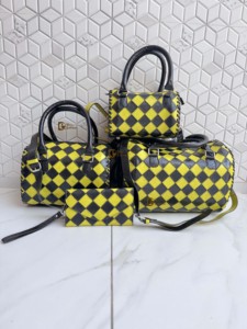 Ensemble de 4 sacs à main et pochettes de luxe en cuir sculpté à la main, style bohème gypsy à motifs damier, pour femmes - Product Image 1