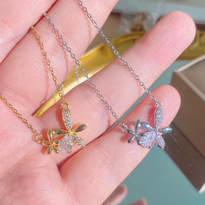 Collier de fleurs pour femmes en acier inoxydable 304 plaqué or d'une épaisseur de 0,03 µm avec incrustation de zircon sur chaîne en câble - Product Image 1