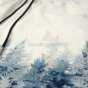 ราคาขายส่ง กางเกงขาสั้นผู้ชายแบบสวมใส่สบาย เอวกลาง ผ้าตาข่าย ระบายอากาศ แห้งเร็ว ออกแบบโลโก้ได้ตามต้องการ เหมาะสำหรับออกกำลังกาย - Product Image 3