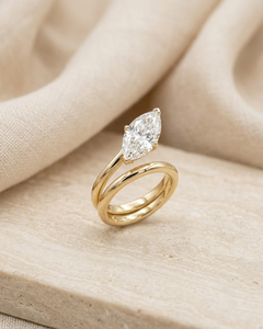 Bague de fiançailles en or jaune 14 carats avec diamant de laboratoire taille marquise, style classique pour femme - Product Image 5