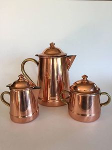 Carafe élégante en cuivre avec couvercle et ensemble de verres, vaisselle en métal de qualité supérieure pour servir de l'eau ou du jus, durable et réutilisable pour la cuisine - Product Image 5