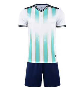 Dernier design de maillot de football imprimé par sublimation, col en V, 100% polyester, taille personnalisée, ensemble maillot et short pour hommes, vente en gros - Product Image 1