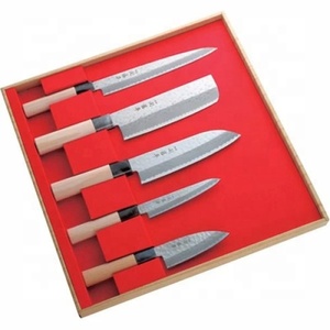 Ensemble de couteaux de cuisine japonais authentiques parfait pour les chefs et les cuisiniers à domicile ensemble de couteaux de cuisine Tsuiki forgés à la main - Product Image 2