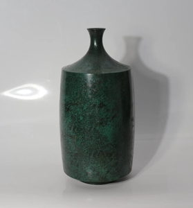 Vase décoratif moderne en fer forgé avec patine verte, fait main, texture en relief, pour plantes d'intérieur et d'extérieur, vente en gros - Product Image 1