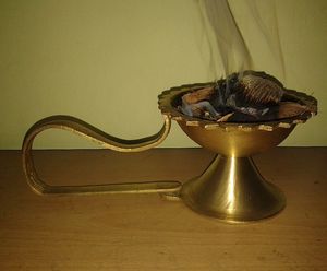 Brûleur d'encens Bakhoor en aluminium doré, aspect royal, traditionnel, durable, encens indien, outil de parfumation toutes saisons pour la spiritualité - Product Image 2