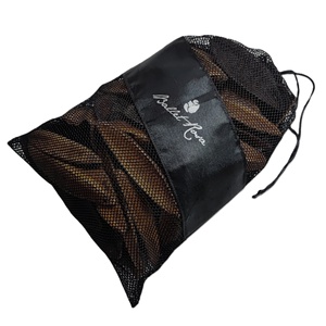 Bolsa de malla con cordón de alta calidad y logotipo plateado en cinta de satén de 7.5 cm para el empaquetado de prendas de vestir de primera calidad. - Product Image 2