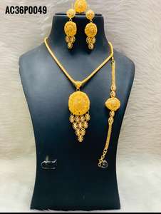 Collier pendentif unisexe/femme tendance plaqué or 24 carats d'un gramme pour mariage/anniversaire - Product Image 2