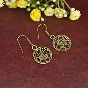 Pendientes de Latón Color Bronceado Natural, Acabado Sólido, Precio de Fábrica al por Mayor, Artículo para Manualidades Metálicas - Product Image 2