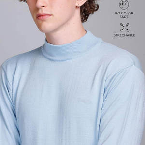 Suéter de cuello alto personalizado con tejido suave al tacto y detalles acanalados para la colección de temporada. - Product Image 6