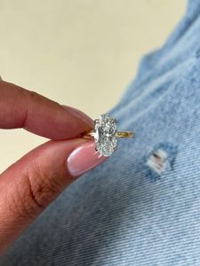 Bague de fiançailles solitaire en or jaune 14 carats avec diamant de laboratoire taillé Moval de luxe, certifiée IGI, bague de mariage minimaliste pour femme - Product Image 5