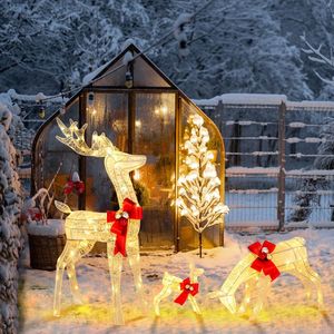 Set Famiglia di Renne 3D Illuminata per Esterni con 230 Luci LED Bianche, Alimentato a Batteria, con Picchetti per Decorazione del Giardino - Product Image 1